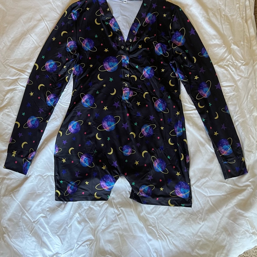 NEW Colorful Black Star and Moon Pajama Set - Picture 5 of 10